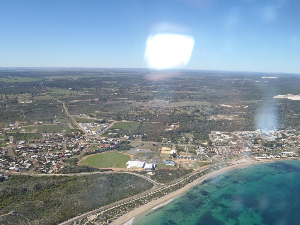 Port Denison Beach Resort Стая снимка