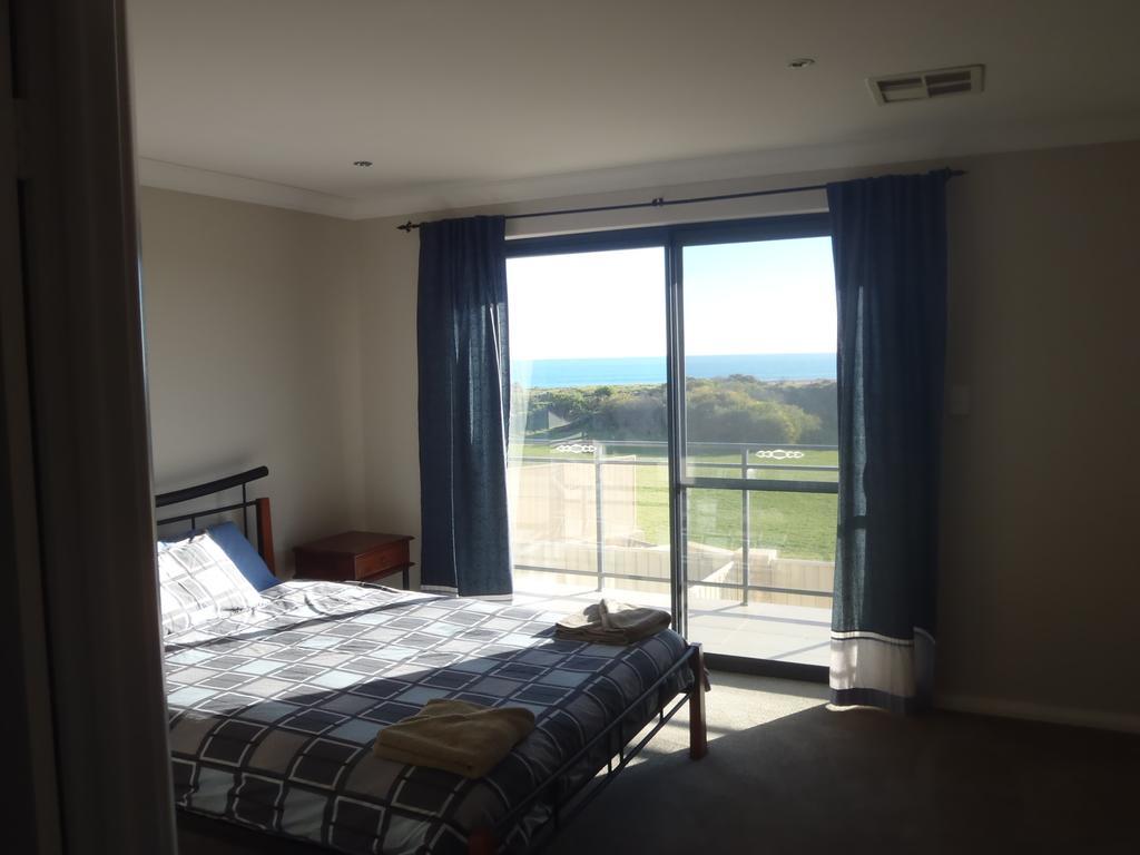 Port Denison Beach Resort Стая снимка