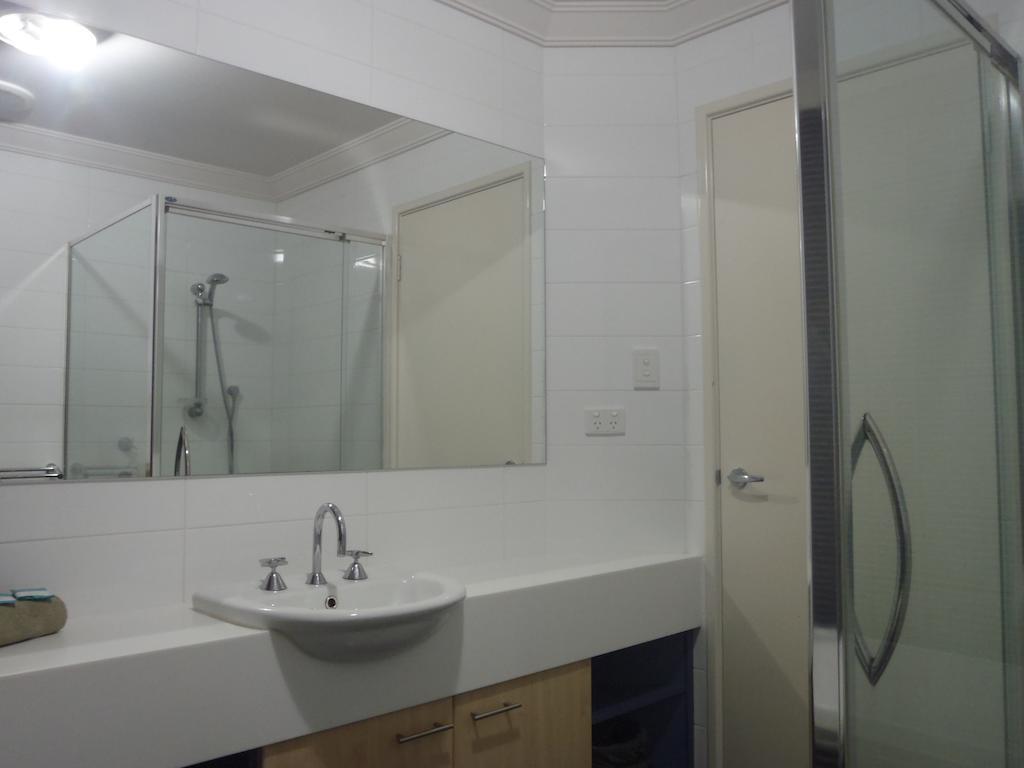 Port Denison Beach Resort Стая снимка