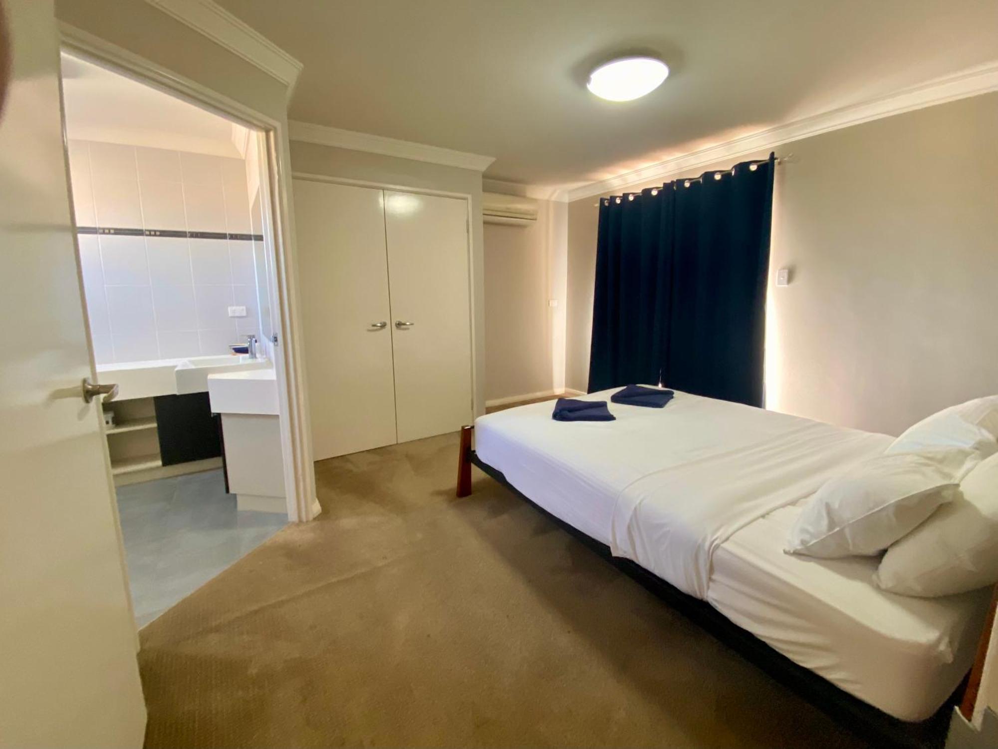 Port Denison Beach Resort Екстериор снимка