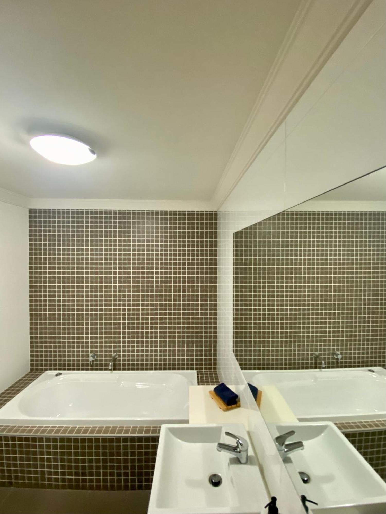 Port Denison Beach Resort Екстериор снимка