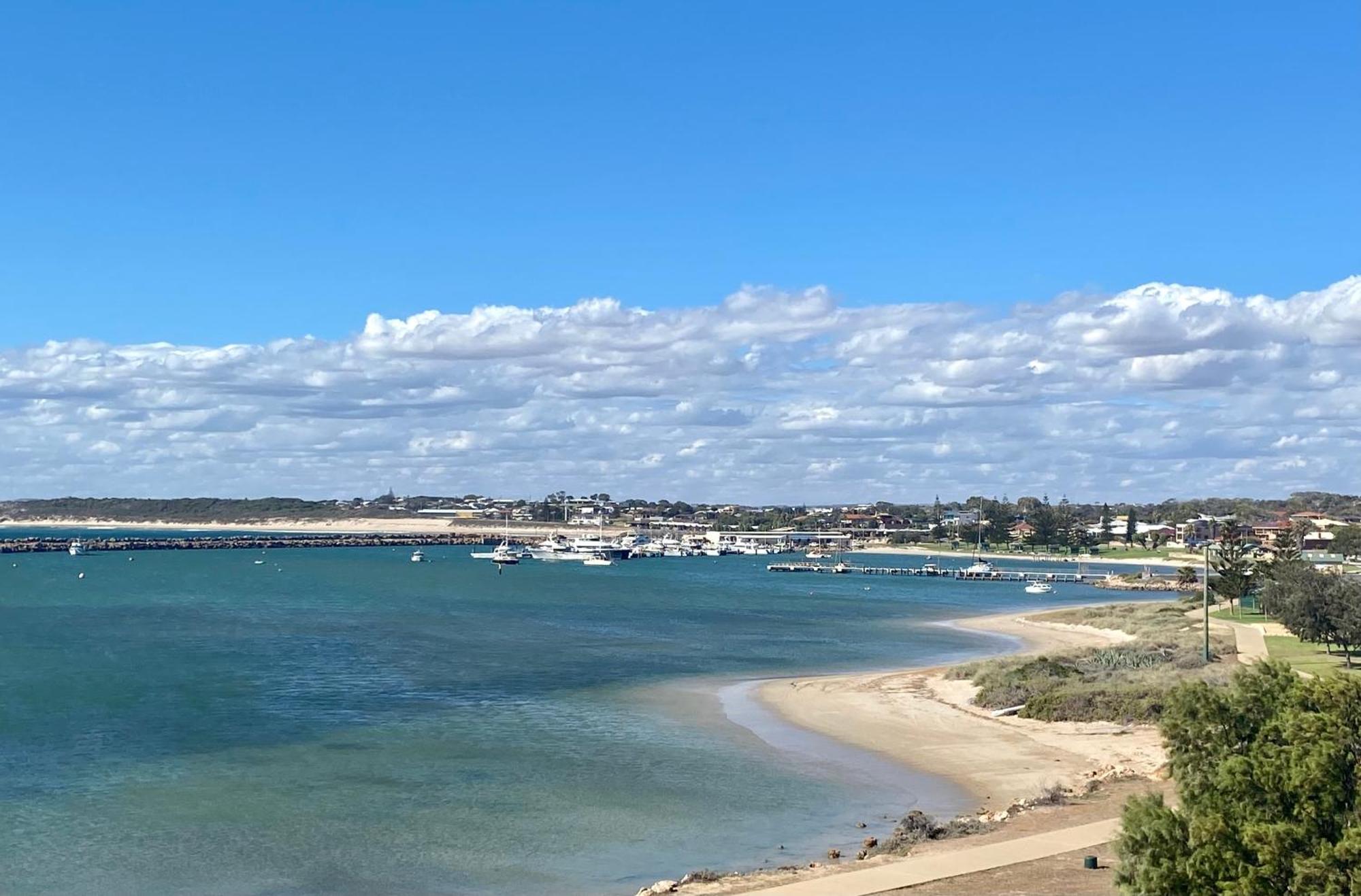 Port Denison Beach Resort Екстериор снимка