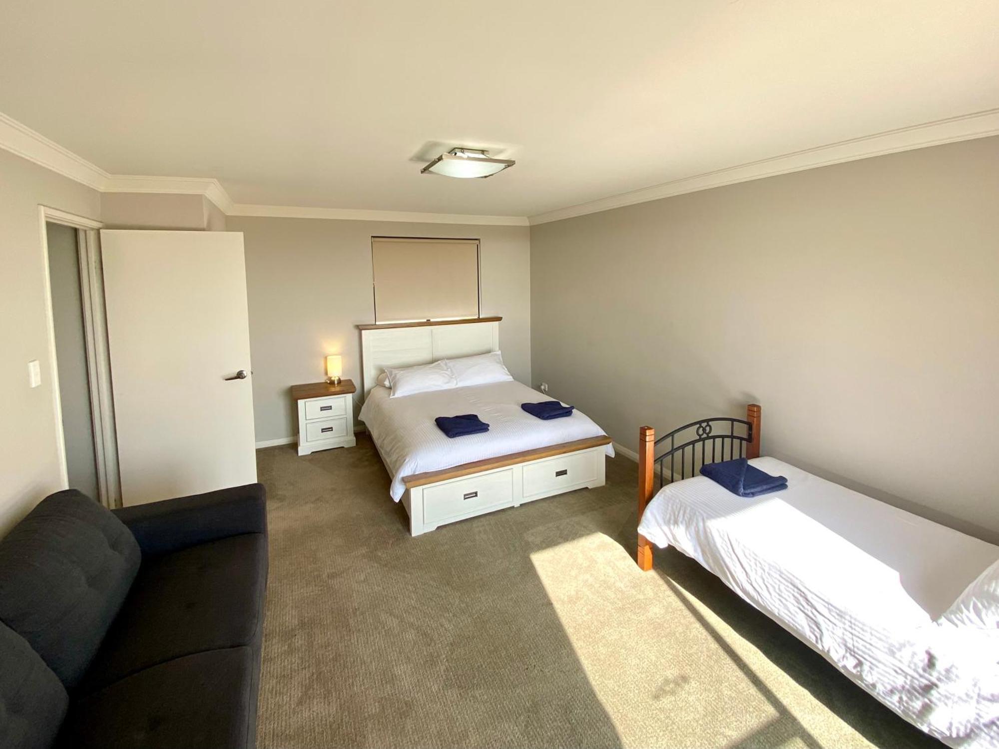 Port Denison Beach Resort Екстериор снимка