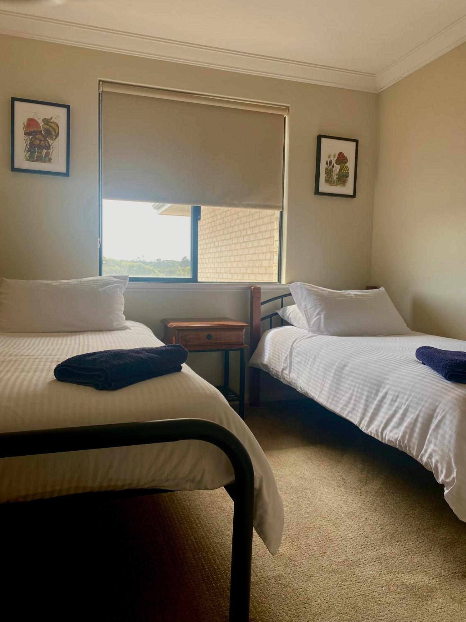 Port Denison Beach Resort Екстериор снимка